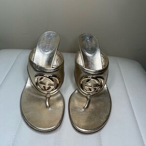 GUCCI Britt Gold Leather Thong Heel Sandals - Size 7